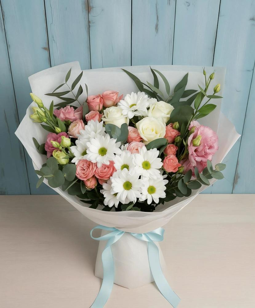 Букет цветов из: Розы, Лизиантусы и Хризантемы в Красном Куте