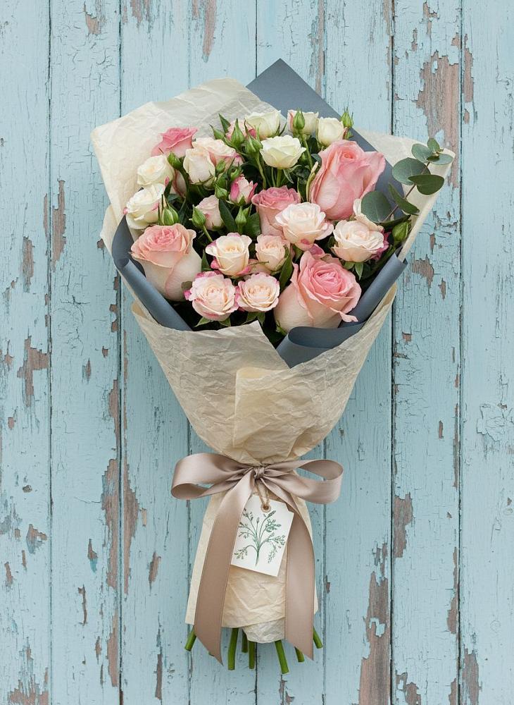 Букет цветов из: Розы в Красном Куте