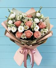 Букет цветов из:  Розы, Альстромерии и Лизиантусы в Красном Куте