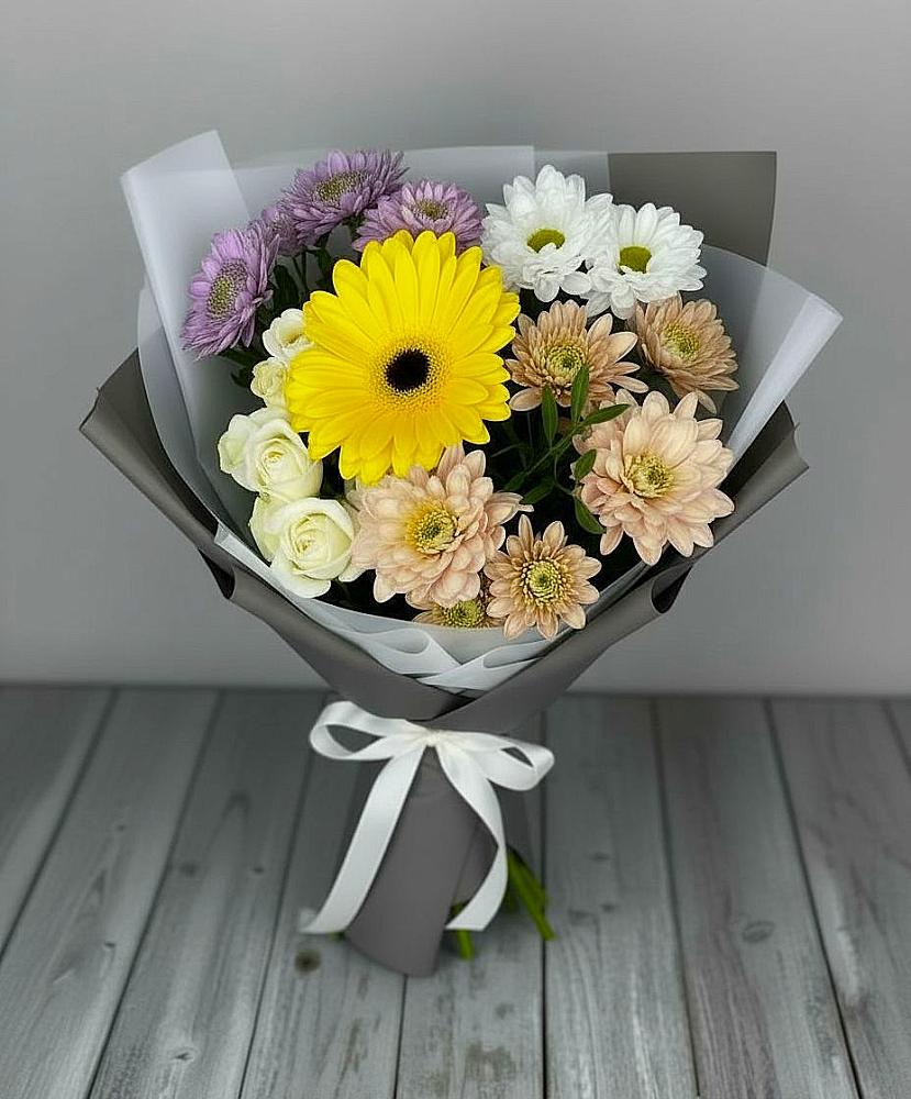 Букет цветов из: Розы, Герберы и Хризантемы в Красном Куте