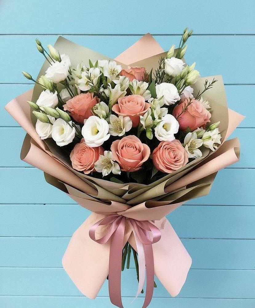 Букет цветов из: Розы, Альстромерии и Лизиантусы в Красном Куте