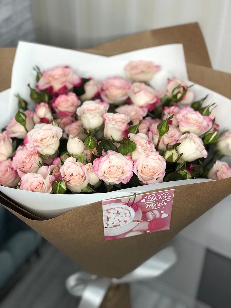 Букет цветов из: Розы в Красном Куте