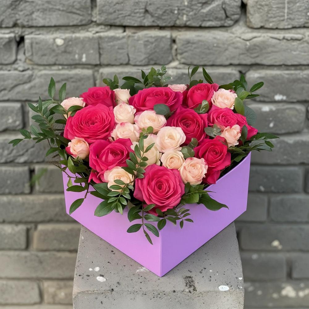 Цветочная композиция из Розы в коробке в Красном Куте