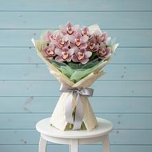 Букет цветов из:  Орхидеи и Розы в Красном Куте