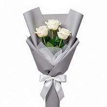 Букет 3 белые розы в Красном Куте