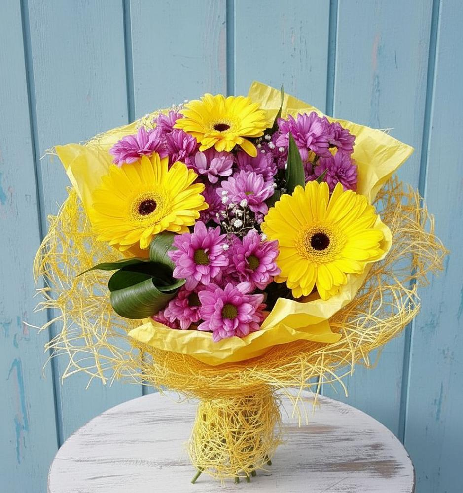 Букет цветов из: Хризантемы и Герберы в Красном Куте