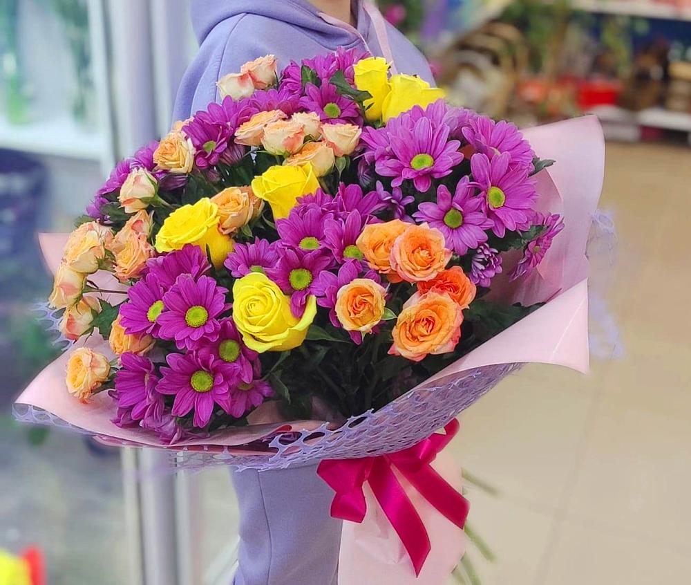 Букет цветов из: Хризантемы и Розы в Красном Куте