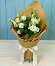 Букет цветов из:  Хризантемы и Лизиантусы в Красном Куте