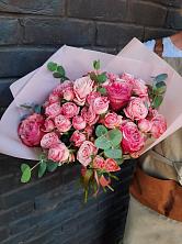 Букет розы в пальмах в Красном Куте Букет цветов из: Розы в Красном Куте