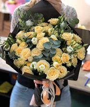 Букет птица счастья в Красном Куте Букет цветов из: Розы и Лизиантусы в Красном Куте