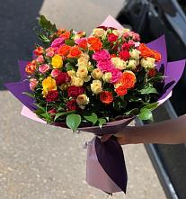Букет Микс из разноцветных кустовых роз в Красном Куте