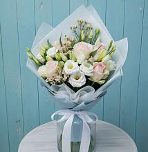 Букет цветов из:  Розы и Лизиантусы в Красном Куте