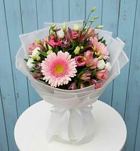 Букет цветов из:  Герберы, Альстромерии и Лизиантусы в Красном Куте