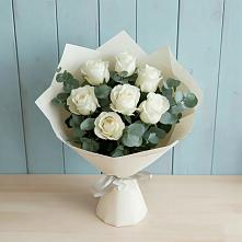 Букет Белые розы в Эвкалипте в Красном Куте