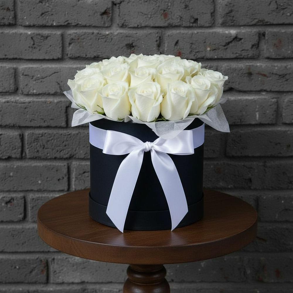 Цветочная композиция из Розы в шляпной коробке в Красном Куте