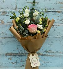 Букет цветов из:  Розы и Лизиантусы в Красном Куте