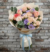 Букет цветов из:  Розы, Лизиантусы и Гвоздики в Красном Куте